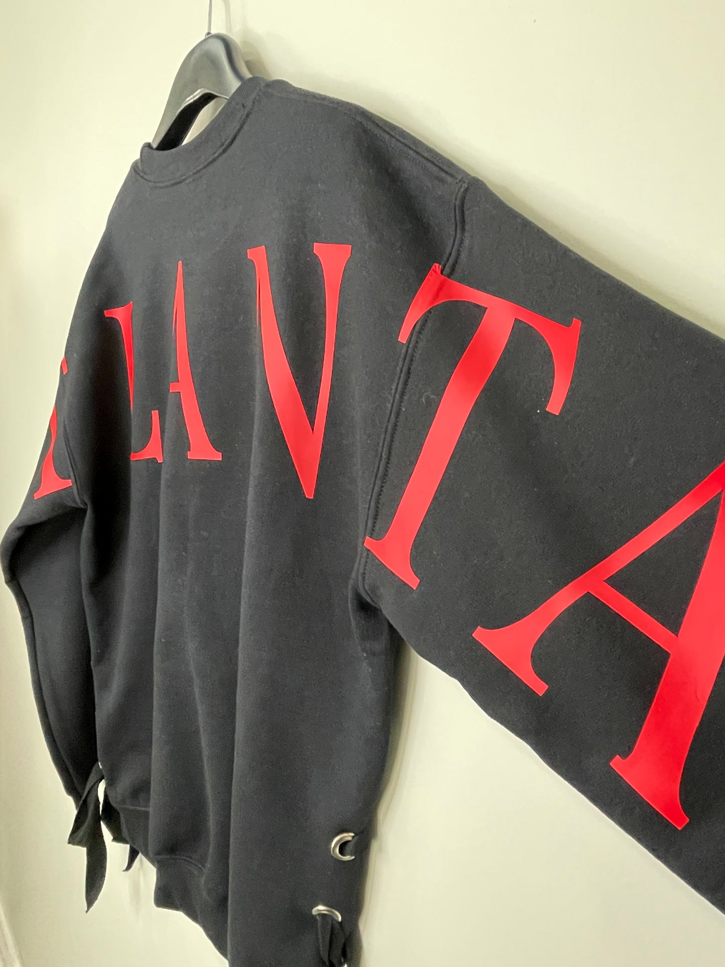 Game Day Sweatshirt, Crewneck Black, Big Red Atlanta w/ Black Ties